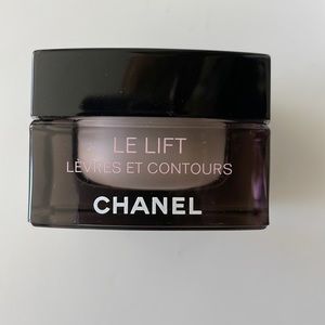 CHANEL Le Lift Lip and Contour Care